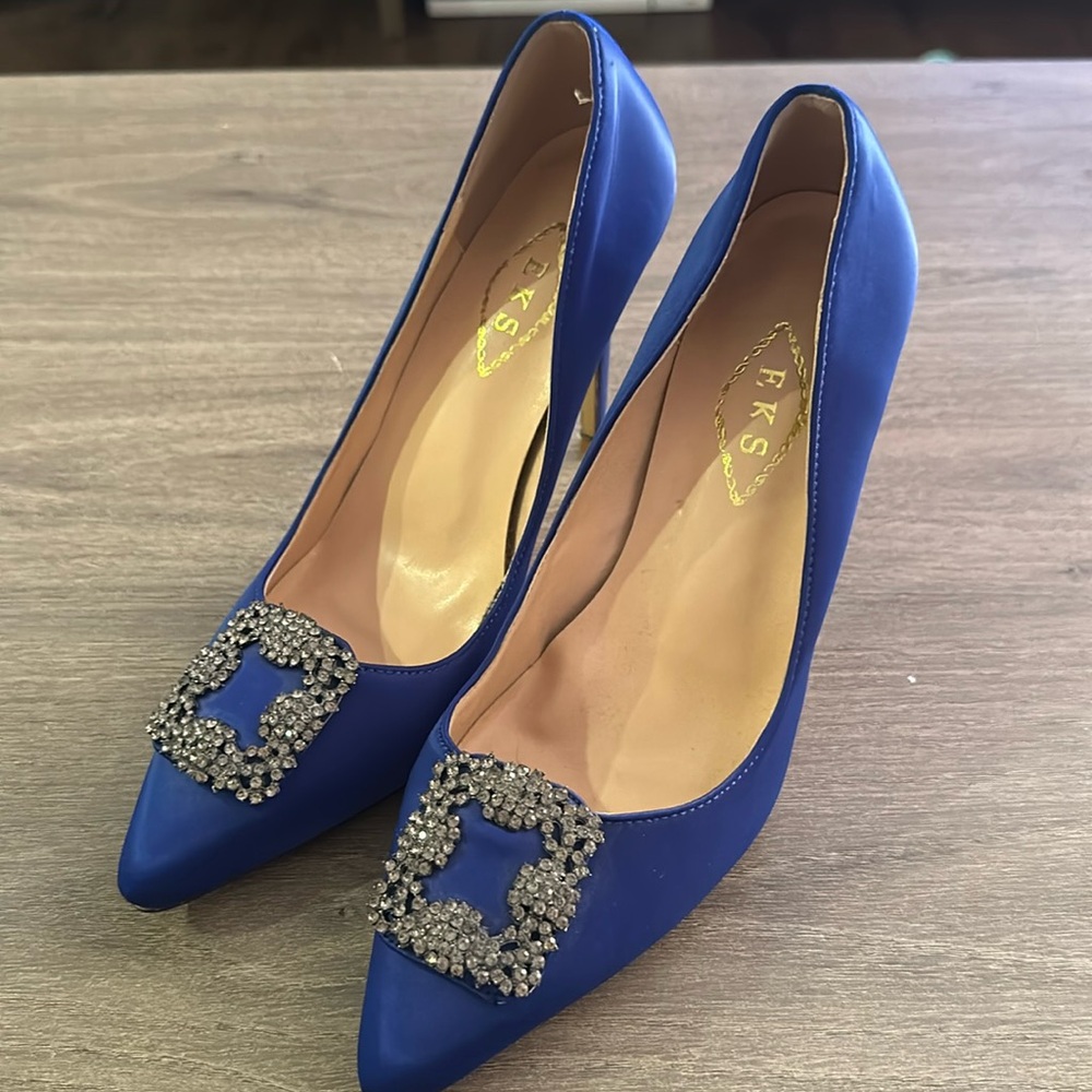 Royal blue heals